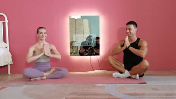 智能鏡子-智能化妝鏡產(chǎn)品視頻宣傳片-深圳映畫(huà)傳媒電商產(chǎn)品主圖視頻拍攝制作案例